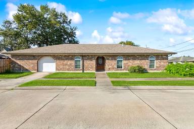 Main picture of 5219 Longfellow St