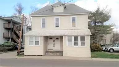 Main picture of 210 W Union St