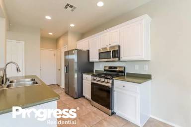 Main picture of 500 Blushing Maple St