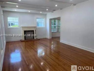 Main picture of 1452 Urbino Ave