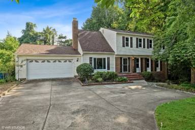 Main picture of 7804 New London Dr