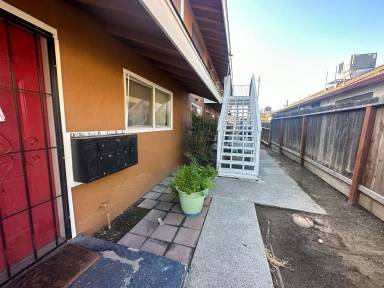 Main picture of 1932 Darrah St