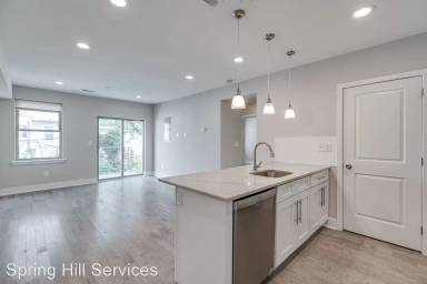 Main picture of 1211 Carpenter St