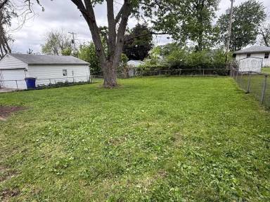 Main picture of 1091 N Oakcrest Ave