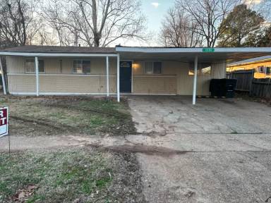 Main picture of 1203 Elsa Jane St