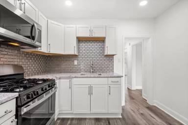 Main picture of 1635 Suburban Ave