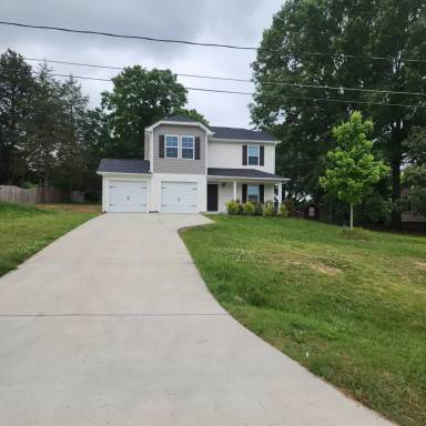 Main picture of 1950 Skycrest Dr