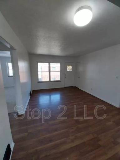 Main picture of 228 S Saint Clair St