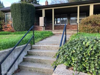 Main picture of 649 W Powell Blvd
