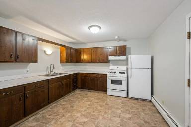 Main picture of 18 Lee Rd