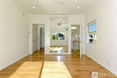 Main picture of 1650 Winona Blvd