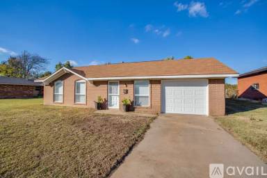 Main picture of 2810 W Pine Ave