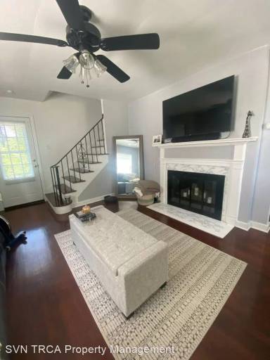 Main picture of 1752 Pioneer Ave