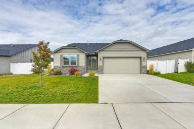 Main picture of 12335 N Gipper Loop