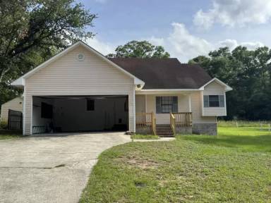 Main picture of 204 Lewis St