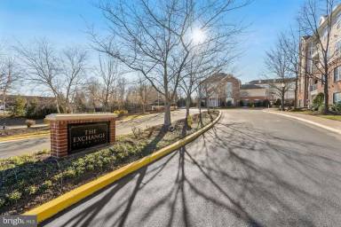 Main picture of 4852 Eisenhower Ave