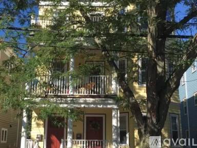 Main picture of 84 Standish St