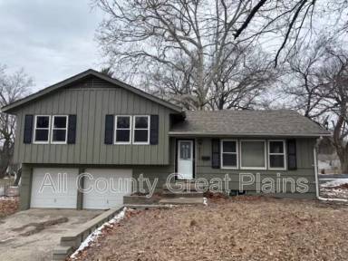 Main picture of 8530 Russell St