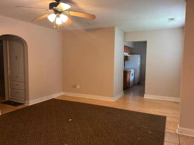 Main picture of 2424 W Saint Louis St
