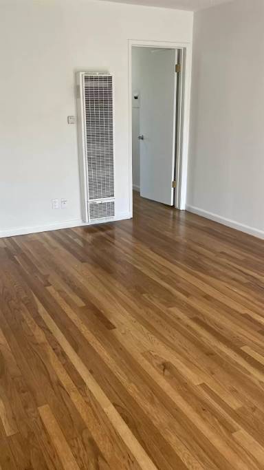 Main picture of 3355 Manning Ave