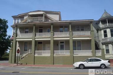 Main picture of 818 Dinwiddie St