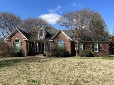 Main picture of 113 Wood Creek Dr