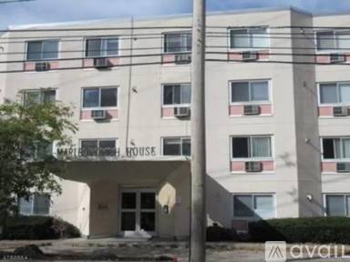 Main picture of 333 Grand Ave