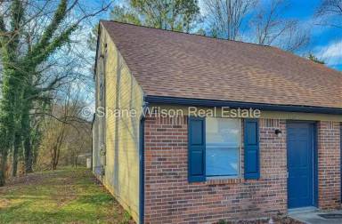 Main picture of 3356 Steeple Cir NE