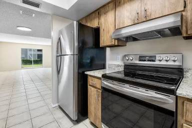 Main picture of 14454 Reuter Strasse Cir