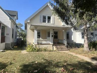 Main picture of 1520 D Ave NE