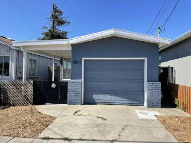 Main picture of 2811 Esmond Ave