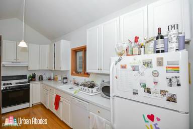 Main picture of 916 N Paulina St