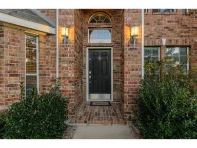 Main picture of 1402 Vineyard Dr