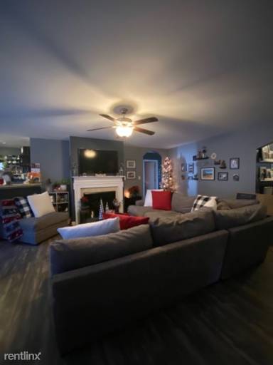 Main picture of 475 New Castle Ln