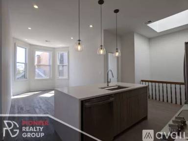 Main picture of 2120 W Belmont Ave