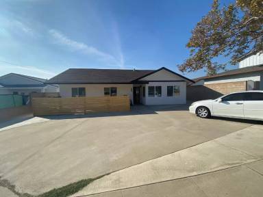 Main picture of 467 Hervey Ave