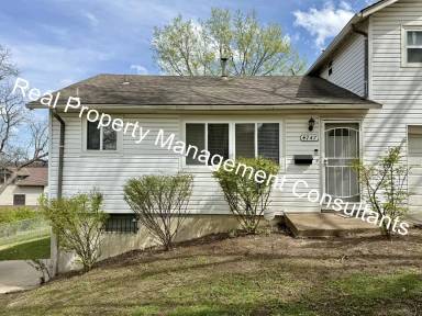 Main picture of 4747 Euclid Ave