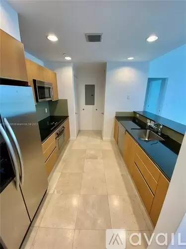 Main picture of 1050 Tower