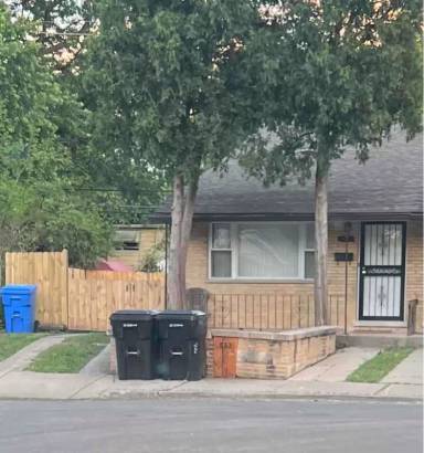 Main picture of 933 W 116th St