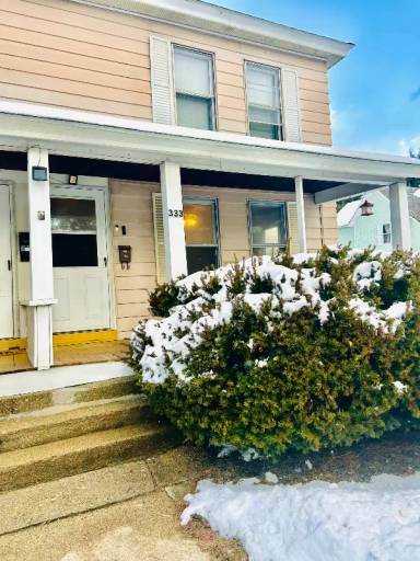 Main picture of 331 E Main St