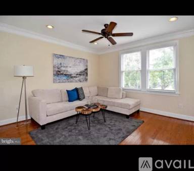 Main picture of 421 Evarts St NE