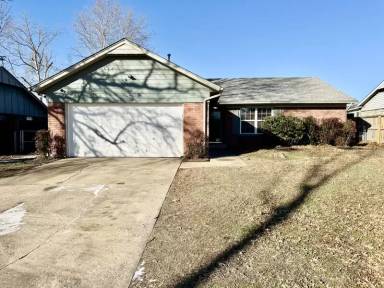 Main picture of 405 E 21st Ct