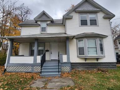 Main picture of 1774 Oakdale Ave