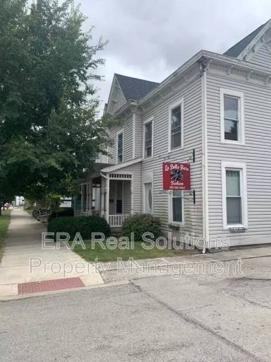 Main picture of 204 W Main St