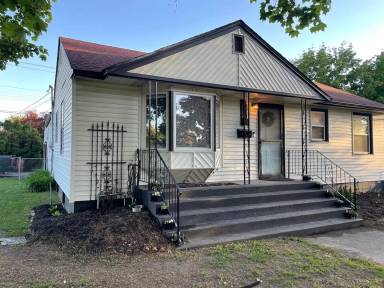Main picture of 3703 W Rockwell Ave