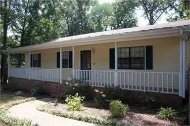 Main picture of 100 Gibbon Dr