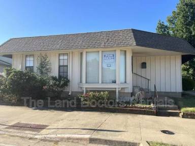 Main picture of 815 E Main St
