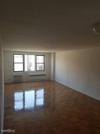 Main picture of 150 E 18th St Apartments