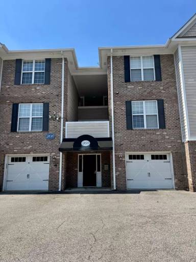 Main picture of 208 Fountainhead Ln