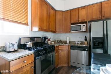 Main picture of 1031 N Paulina St